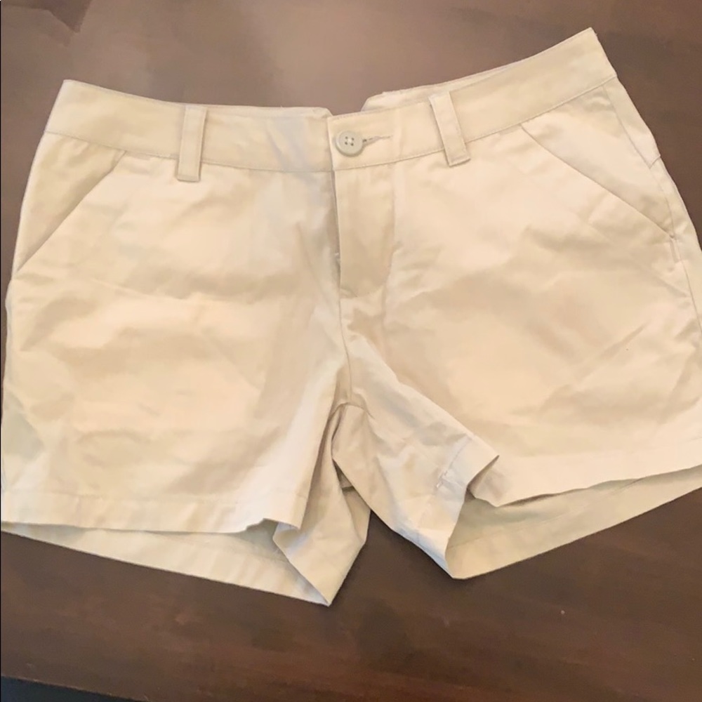 NWOT Columbia khaki shorts
